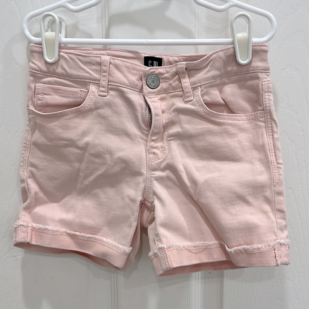 Gap Kids size 8 girls midi denim shorts. Light pink.
